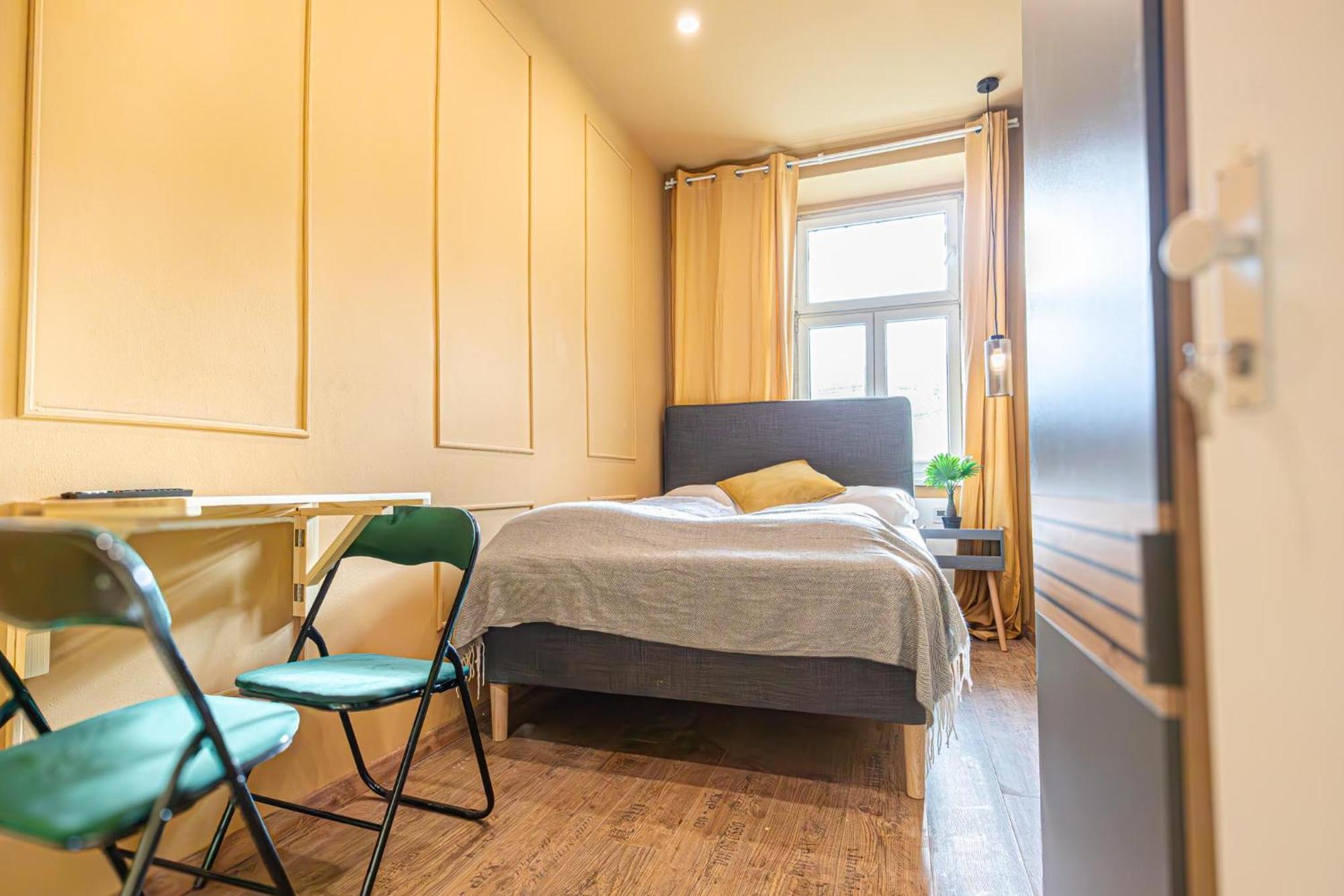 4br For 9p, Centrally Located In